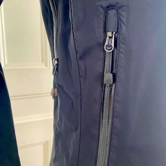 MEC Rain Jacket - Picture 3 of 7